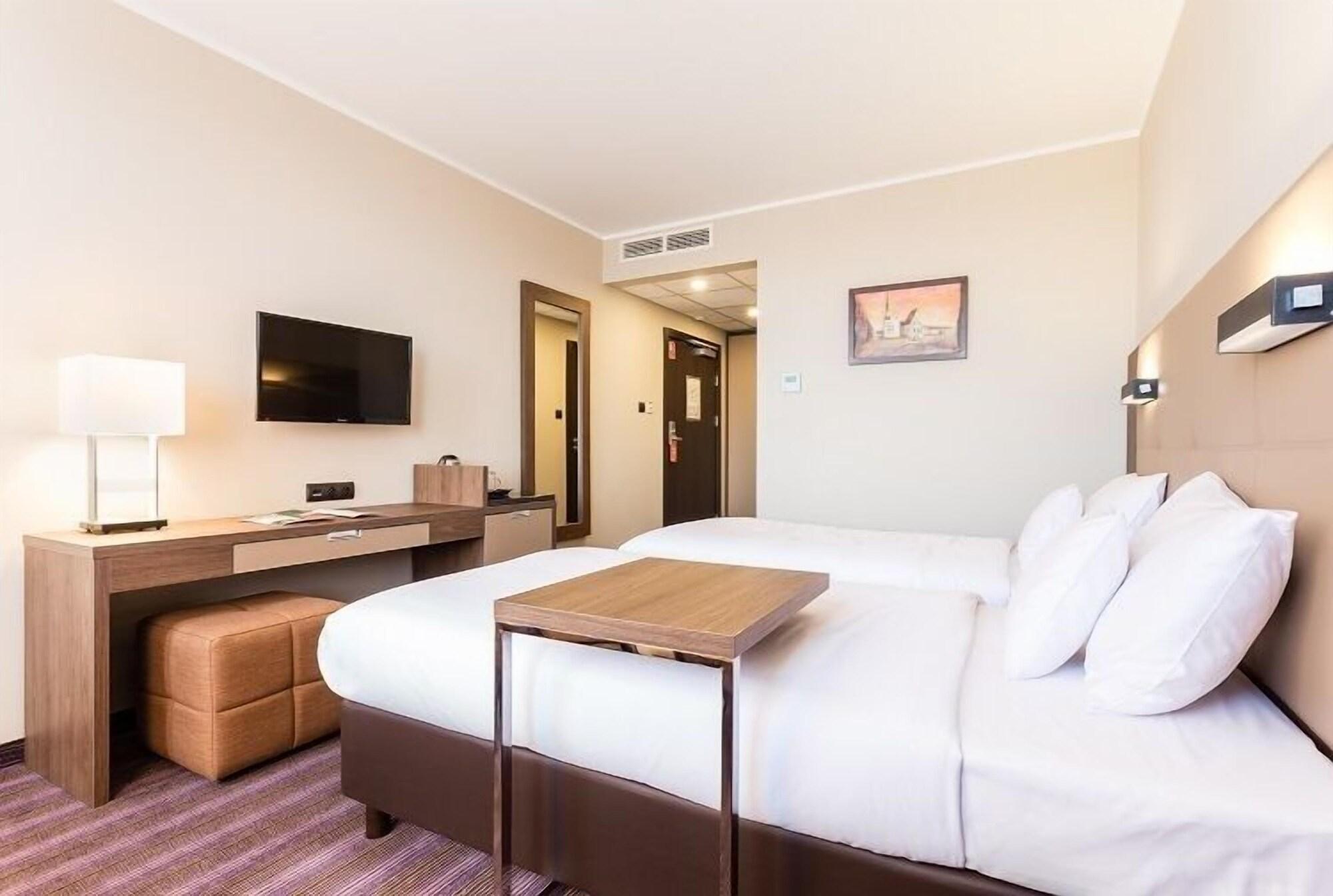 Hotel Desilva Premium Познань Экстерьер фото