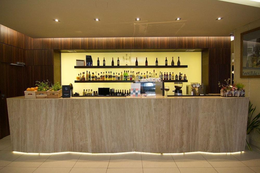 Hotel Desilva Premium Познань Экстерьер фото